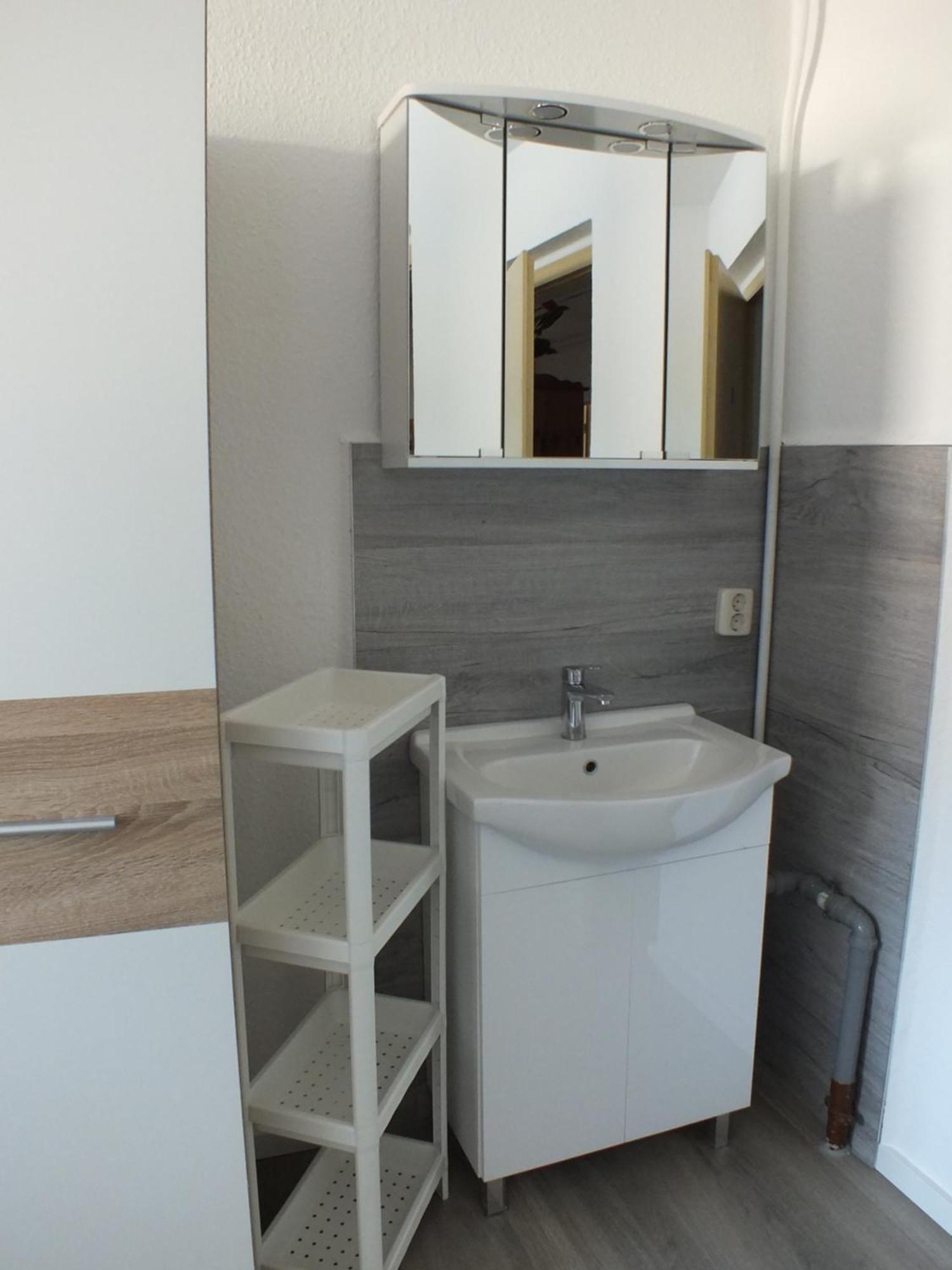 Einzelzimmer Mit Gemeinschaftsbad